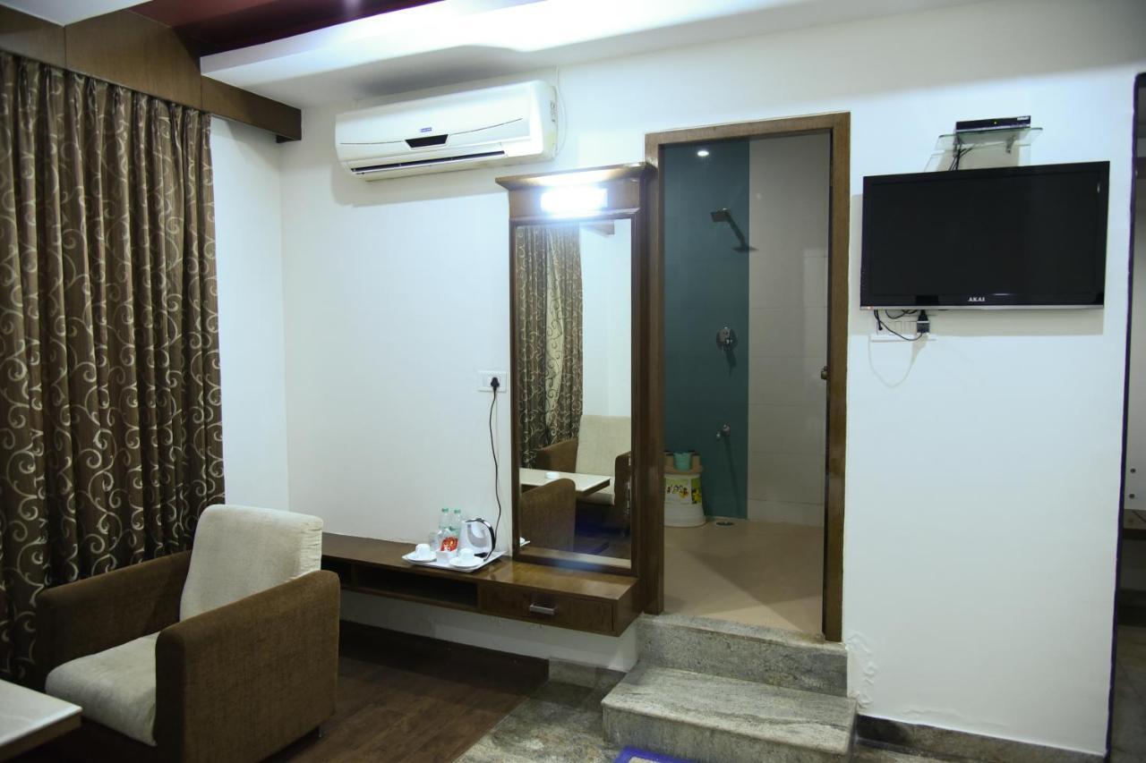 Hotel Sarayu Hassan Bagian luar foto